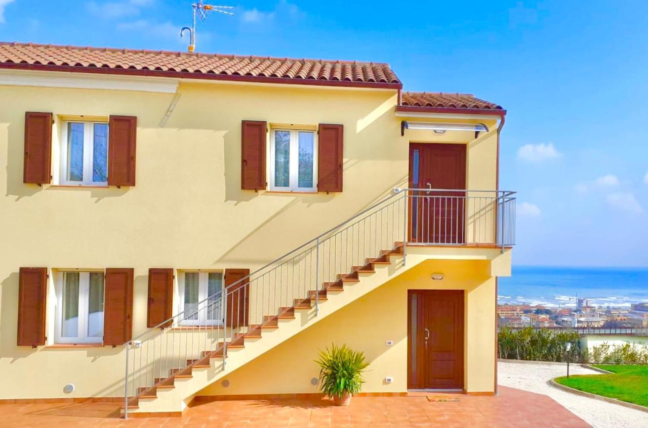 Casa Vacanze Con Vista Mare E Giardino - Amanecer Marzocca di Senigallia Exteriör bild