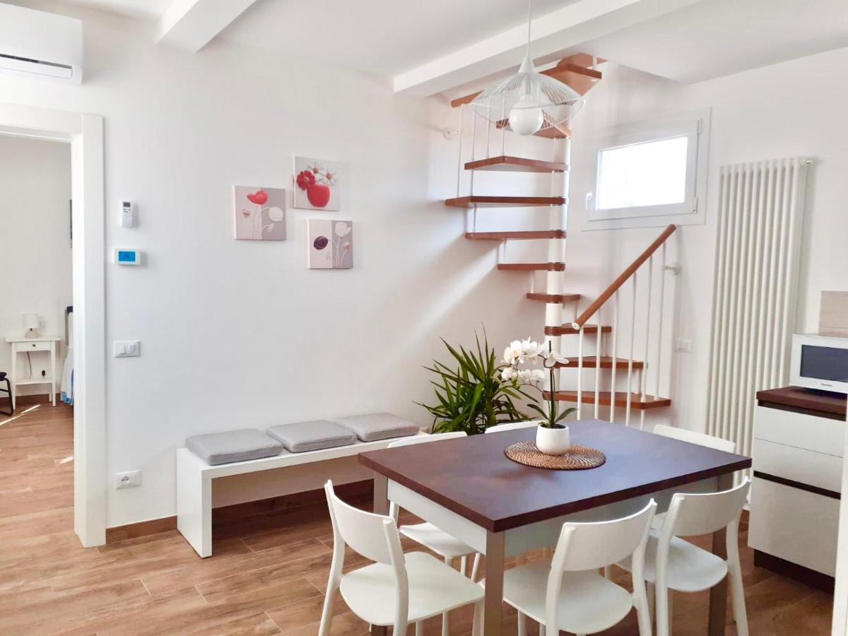 Casa Vacanze Con Vista Mare E Giardino - Amanecer Marzocca di Senigallia Exteriör bild