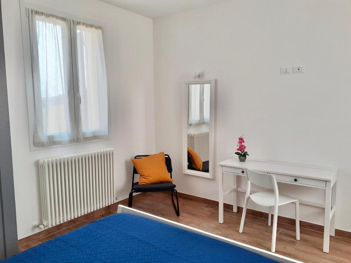 Casa Vacanze Con Vista Mare E Giardino - Amanecer Marzocca di Senigallia Exteriör bild