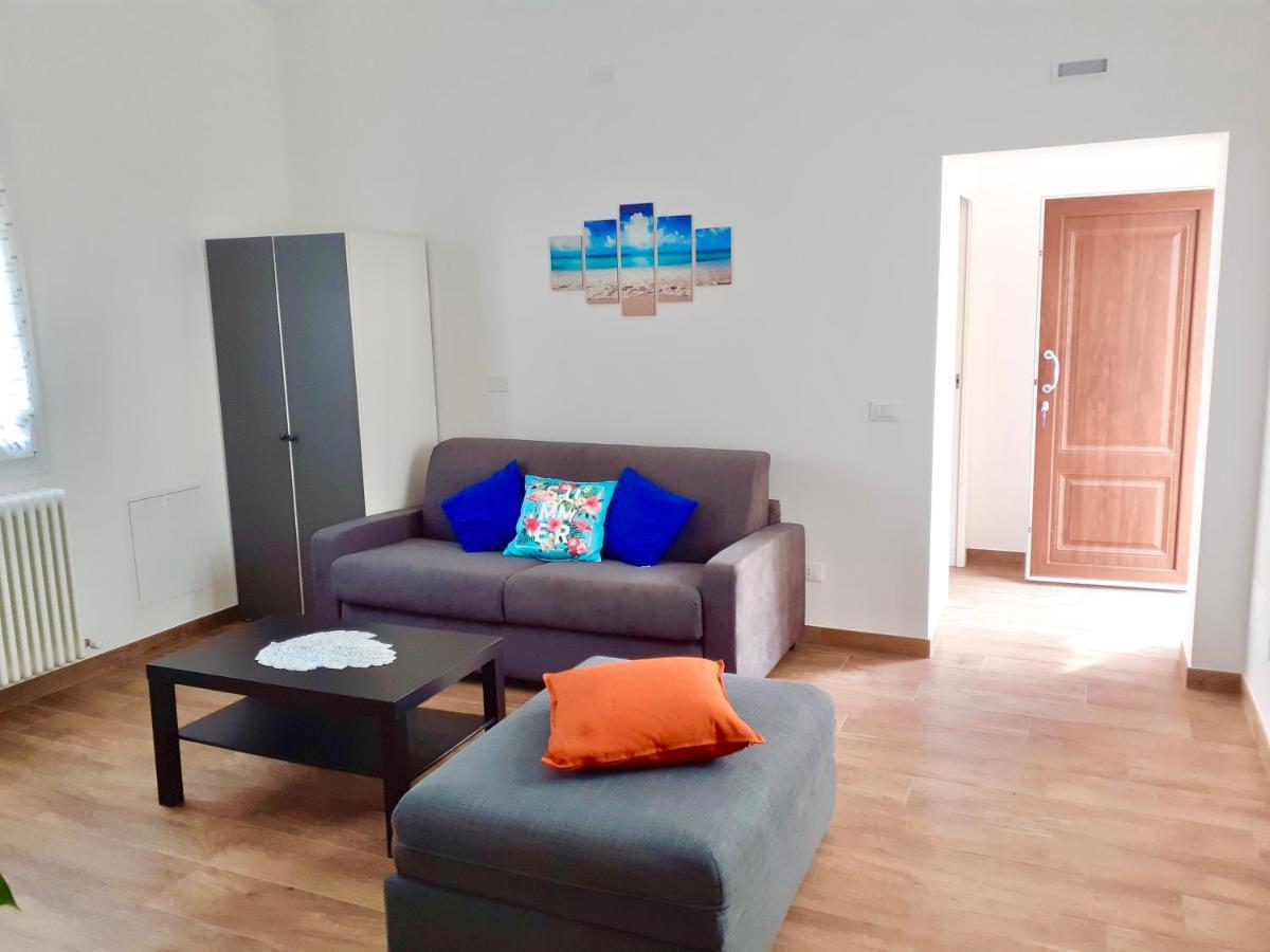 Casa Vacanze Con Vista Mare E Giardino - Amanecer Marzocca di Senigallia Exteriör bild