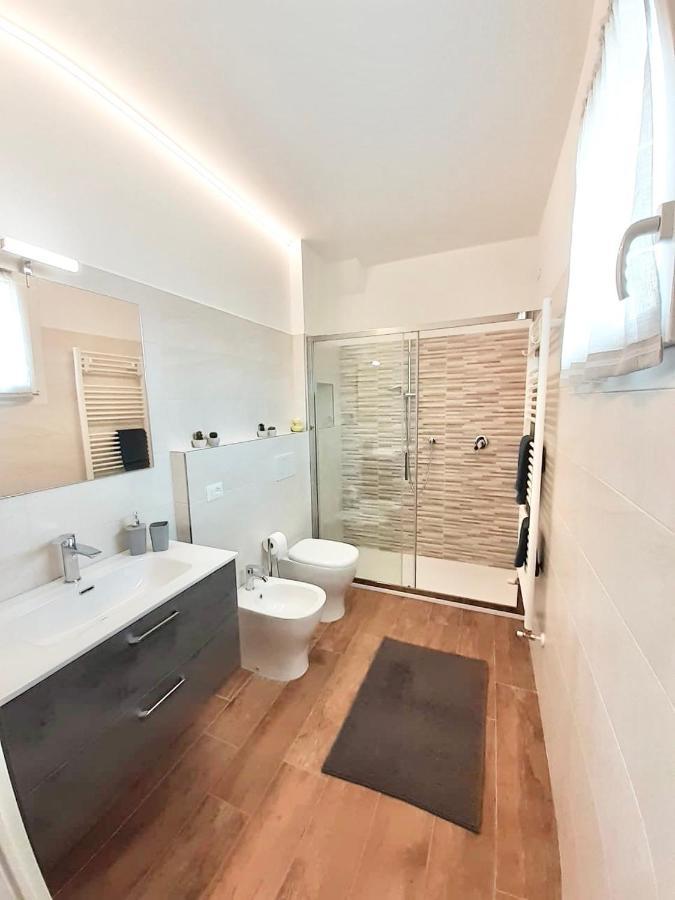 Casa Vacanze Con Vista Mare E Giardino - Amanecer Marzocca di Senigallia Exteriör bild