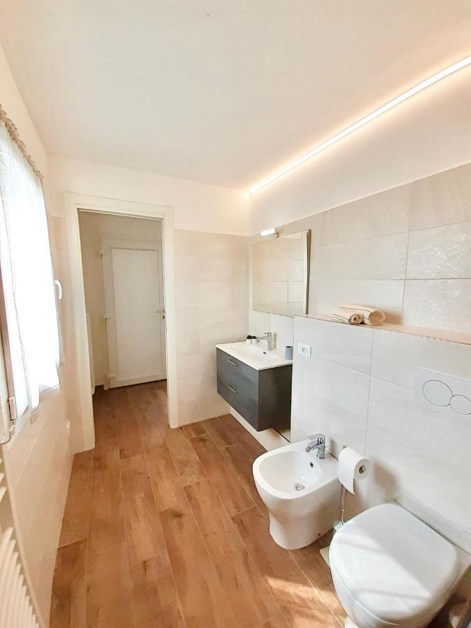 Casa Vacanze Con Vista Mare E Giardino - Amanecer Marzocca di Senigallia Exteriör bild