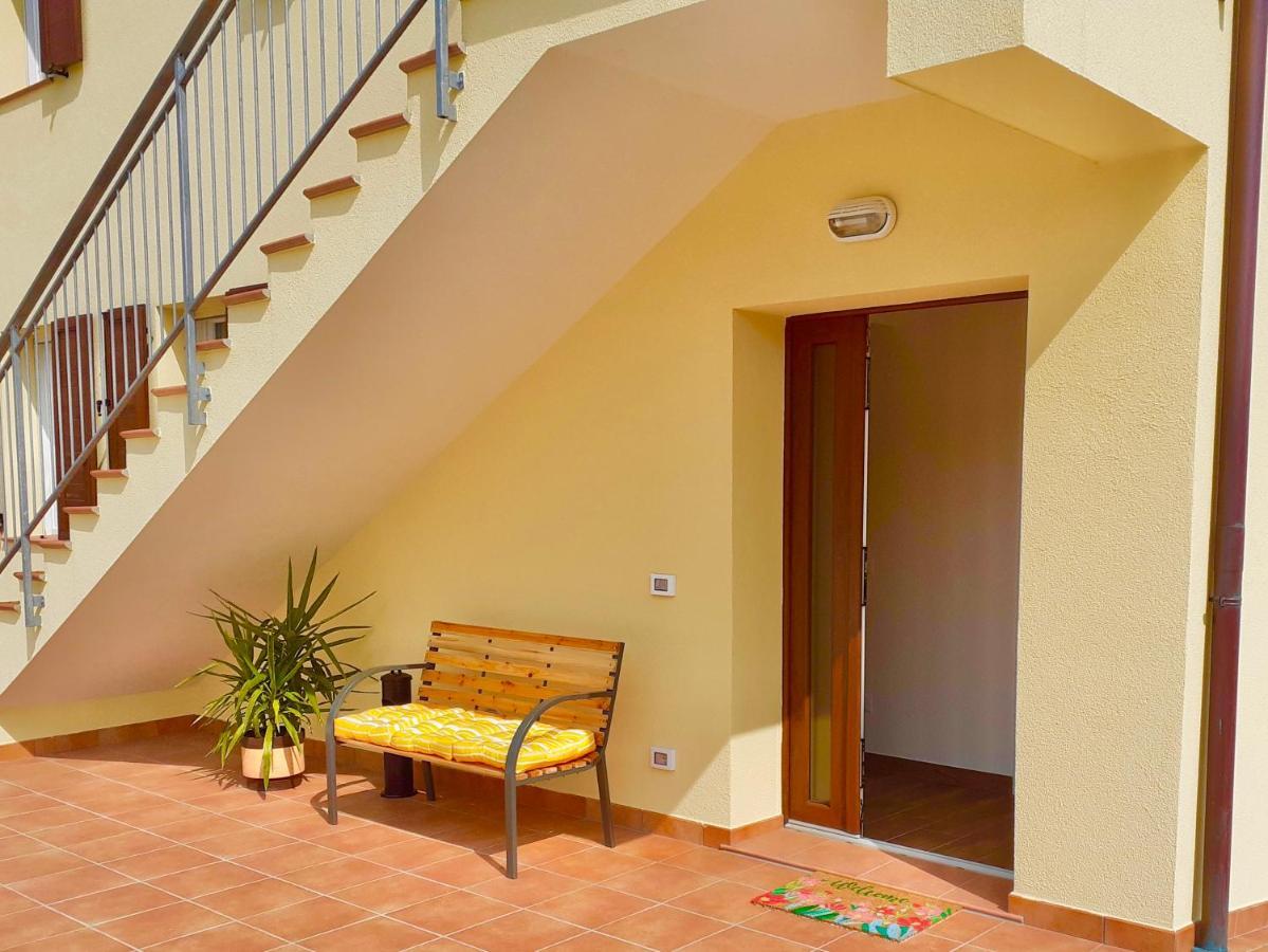 Casa Vacanze Con Vista Mare E Giardino - Amanecer Marzocca di Senigallia Exteriör bild